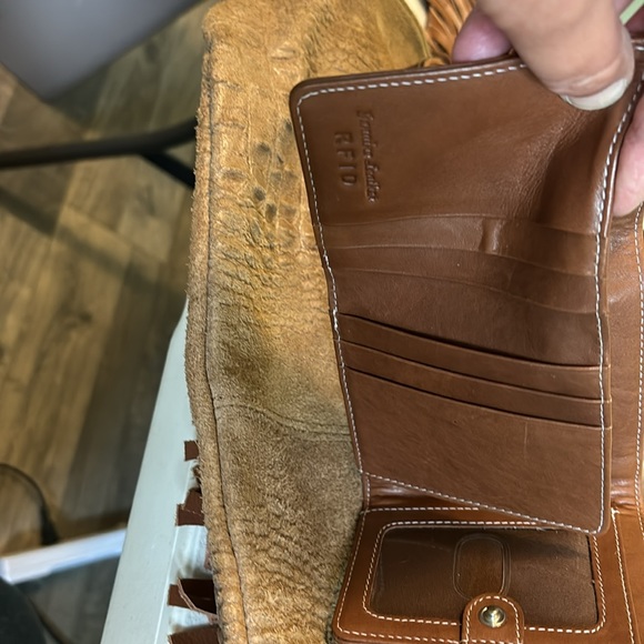 Alligator hide appearance pursed with hair on hide RFID wallet - Picture 8 of 9